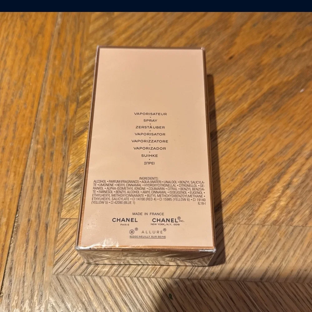 Chanel Allure Eau de Parfum - Picture 3 of 3